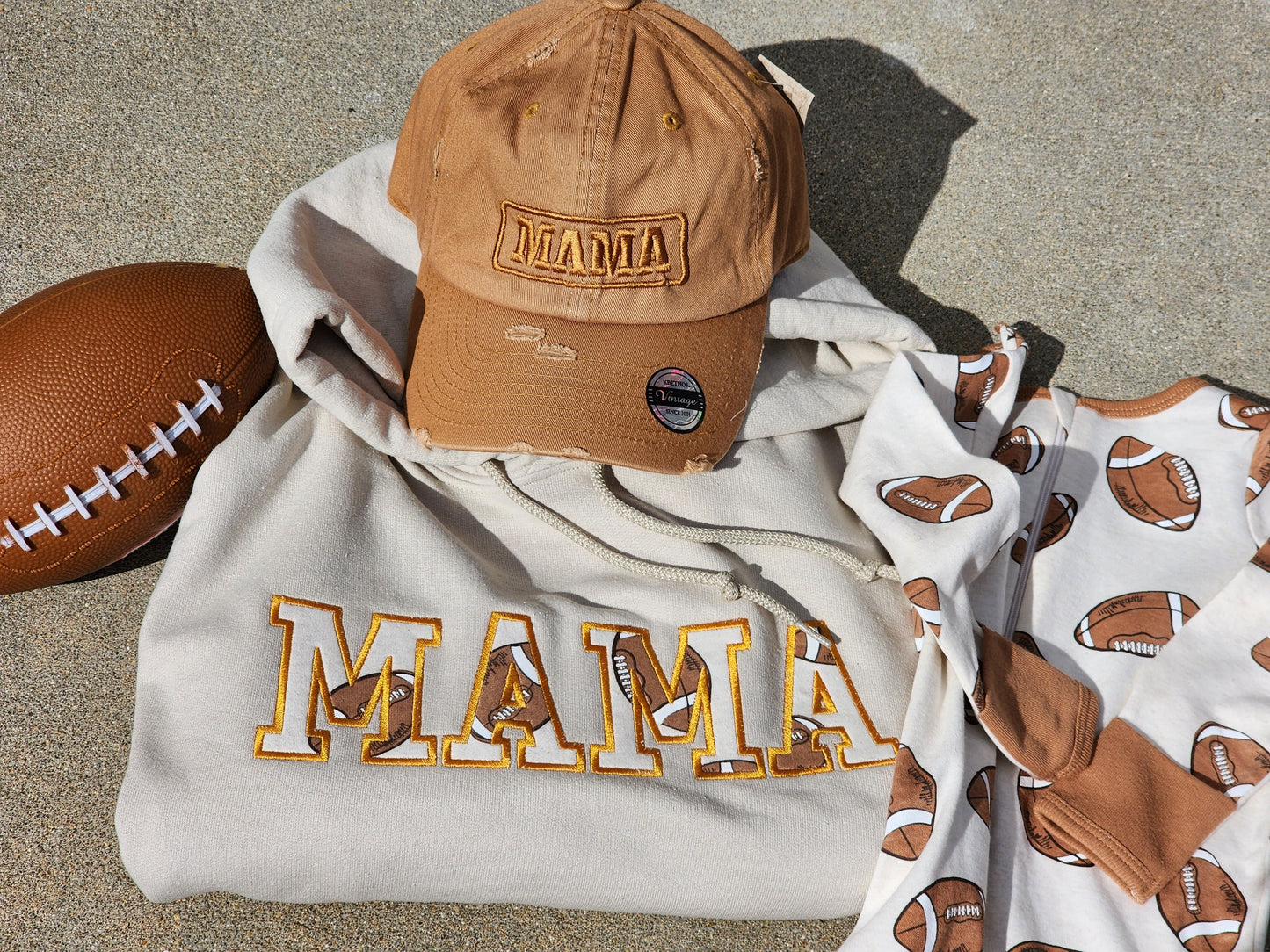 TRENDING MAMA Sweatshirt (Embroidery only)